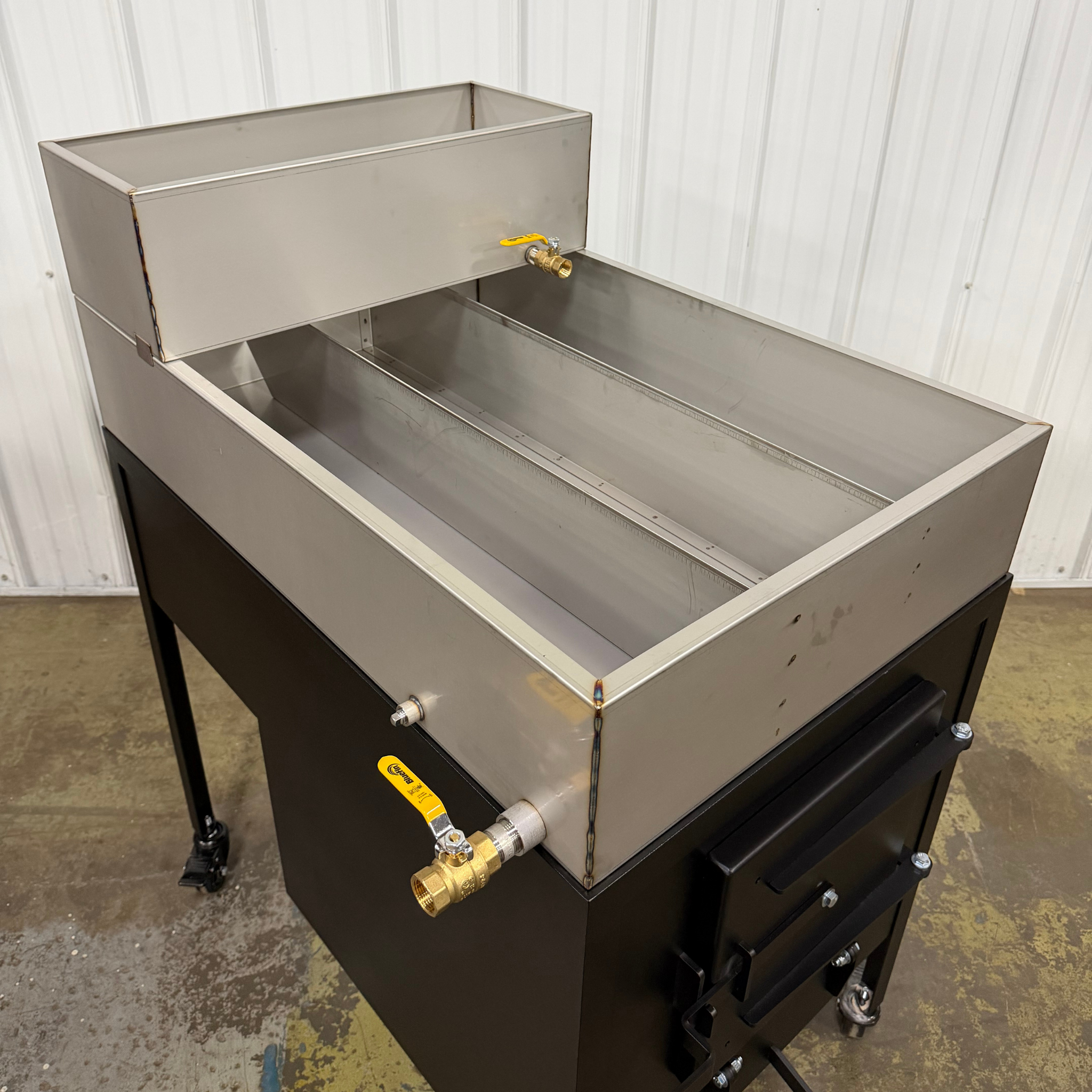 2 x 4′ Flat Evaporator Pan (Optional Preheater & Dividers)